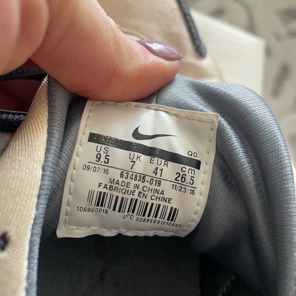 Nike Huarache Sneakers - Picture 7 of 7